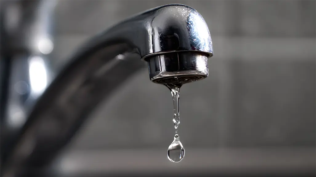 Precio del agua aumentará hasta 15% en 2026 en estos municipios del Edomex