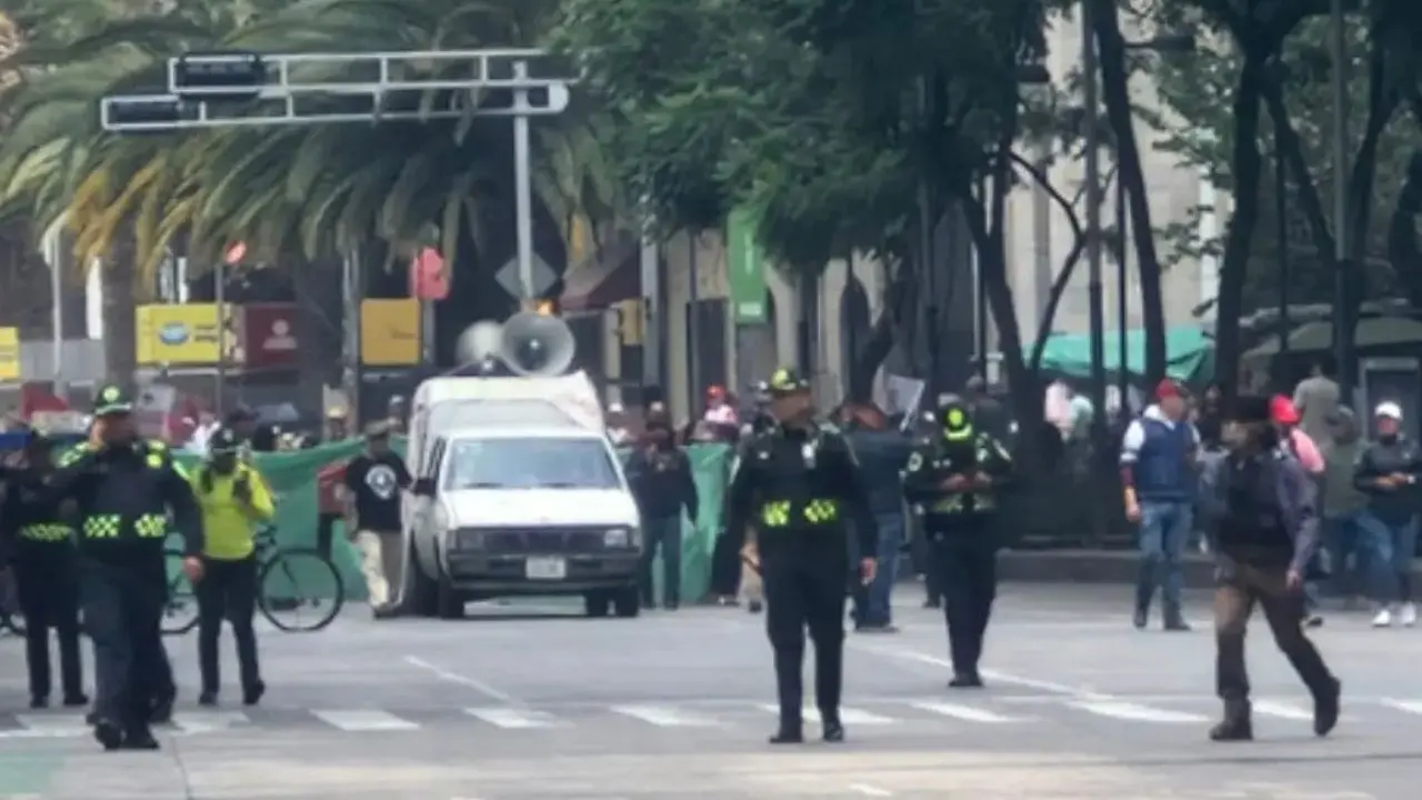 Marcha en calles de CDMX. Foto: X (@OVIALCDMX)