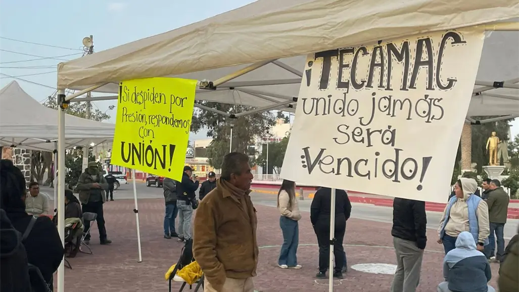 Tecámac registra plantón de empleados que denuncian presuntos despidos injustificados en varias dependencias