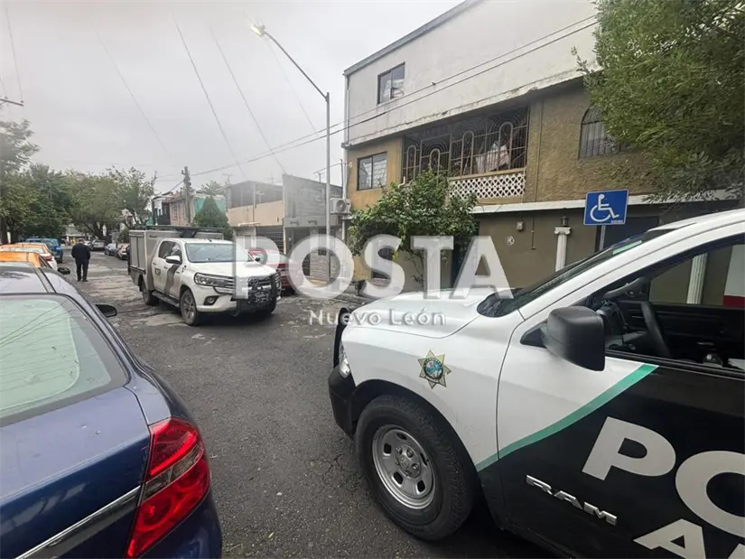 La mañana del lunes 1 de diciembre, una familia en Apodaca fue asaltada por encapuchados armados en su propia vivienda. Foto: Raymundo Elizalde