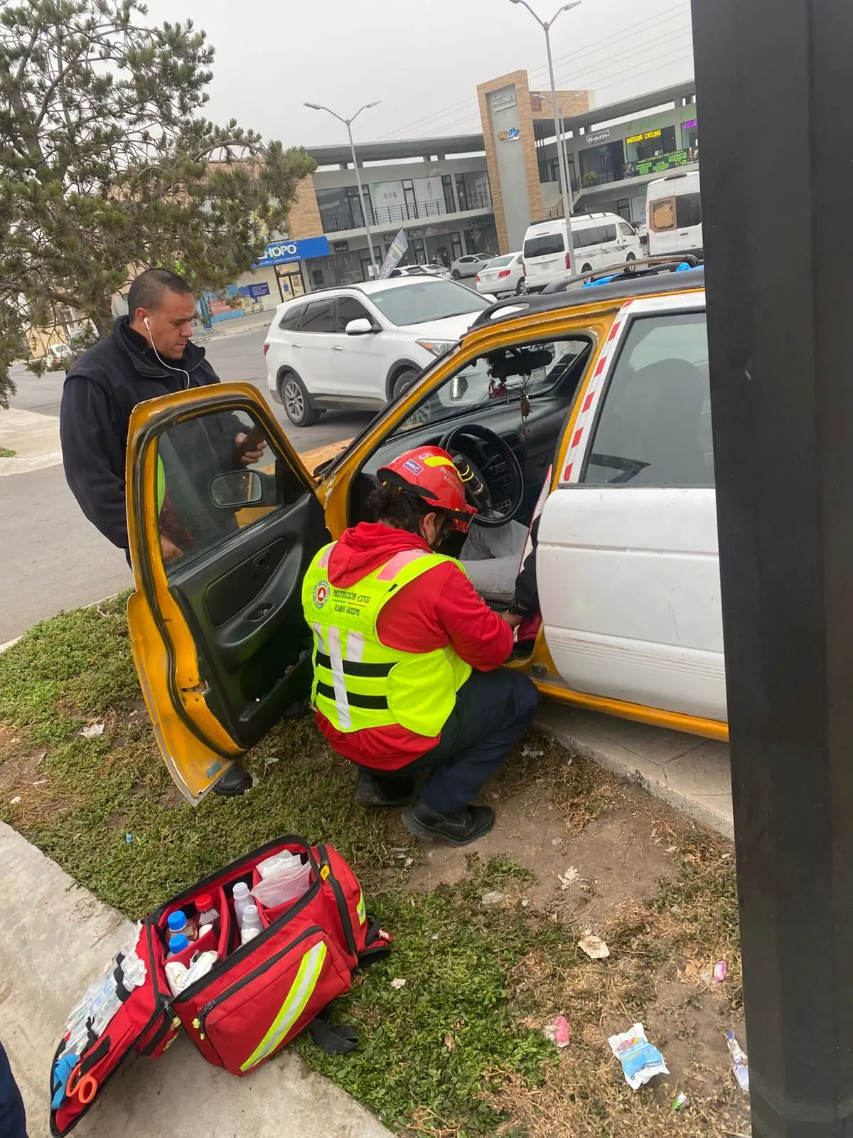 imagen recuadro Atención de paramédicos en Ramos Arizpe / Foto: Marco Juárez