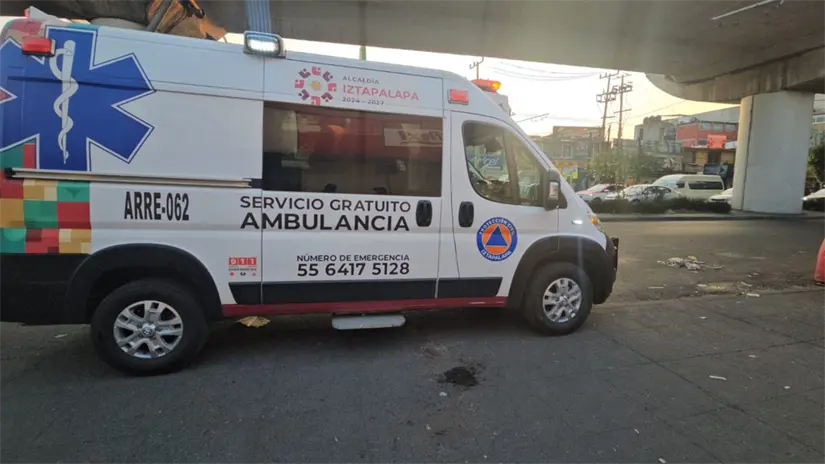 Hombre herido en la alcaldía de Iztapalapa, recibe atención médica| Foto: Ramón Ramírez