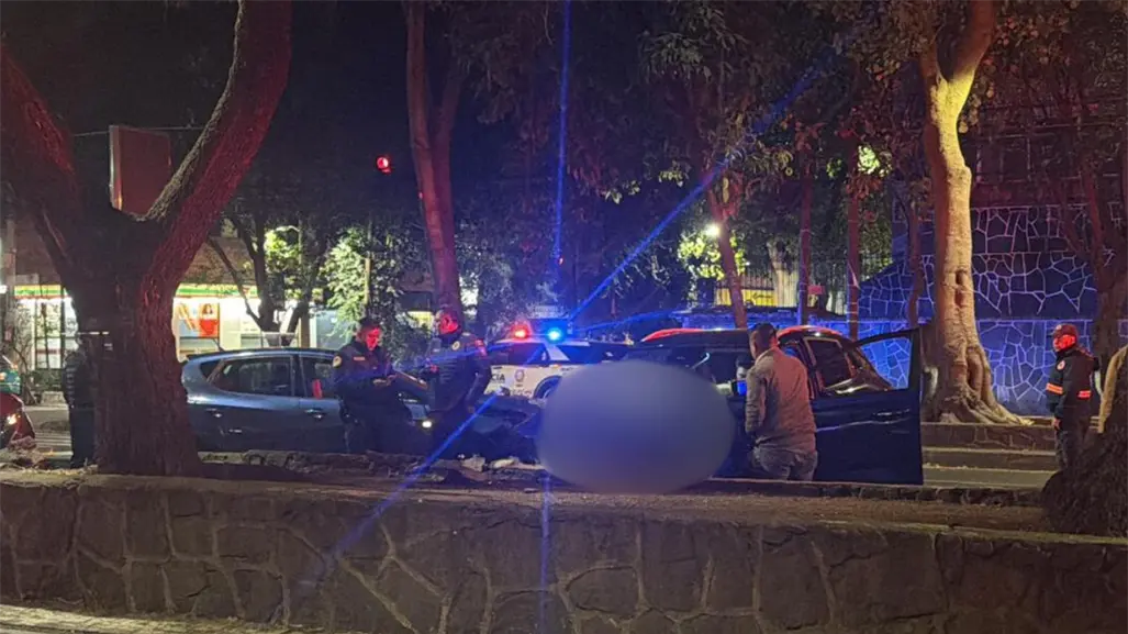 Choque frontal en Ejército Nacional deja dos heridos y colapsa la vialidad en CDMX