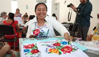 El Consejo Estatal de Bordadoras de Yucatán realiza su primera reunión