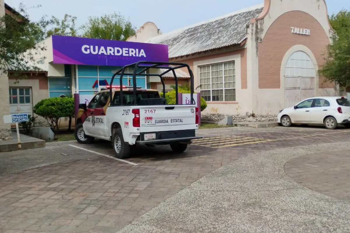 Tres adolescentes fueron resguardadas por autoridades estatales y municipales tras ser detectadas boteando sin un adulto responsable cerca en Ciudad Victoria. Foto: Carlos García