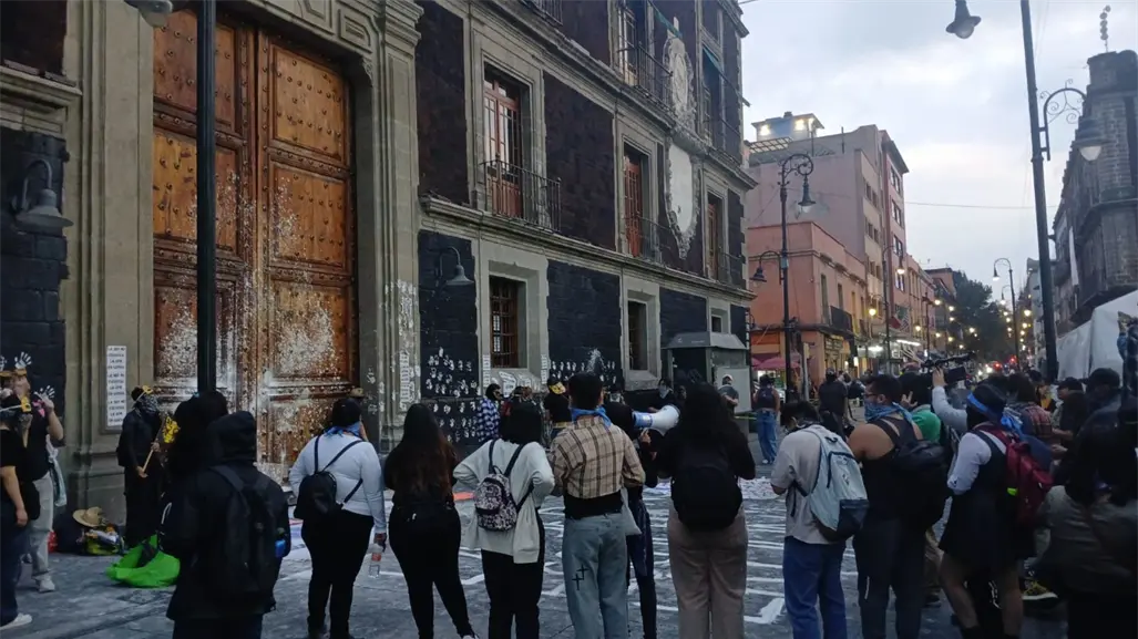 Cacerolazo de la UPN: estudiantes exigen diálogo y la destitución de su directora