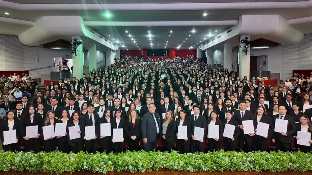 FACPYA de la UANL realiza toma de protesta a egresados de 5 carreras