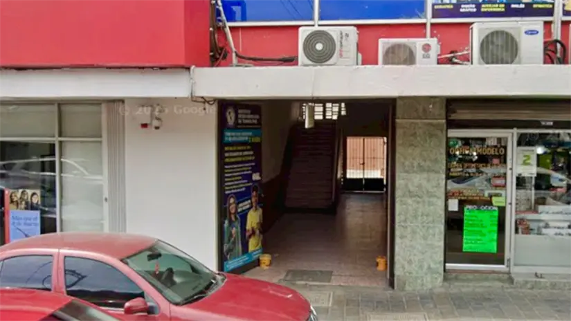 imagen recuadro Además de Jesús, existen dos jóvenes más quienes se han visto afectados con sus certificados de preparatoria | Foto: FB Jesús