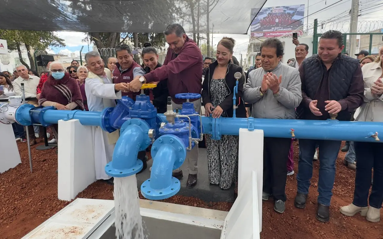 El Ayuntamiento de Toluca pospuso la rehabilitación de pozos clave hasta enero de 2026. Foto: X/ @OrganismoAyST (Canva)