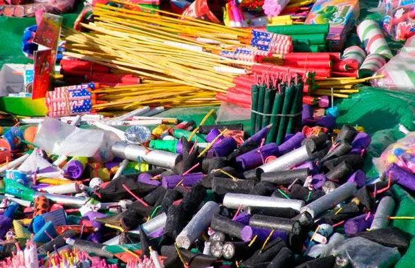 La venta de pirotecnia en Nuevo León está prohibida, quienes incurran en ello pueden ser sancionados con cuantiosas multas económicas e incluso ir a prisión. Foto: Movimiento Antorchista Nacional
