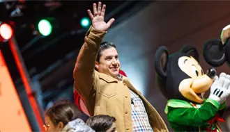 Alcalde Raúl Cantú reúne a más de mil adultos mayores en posada navideña en Salinas Victoria