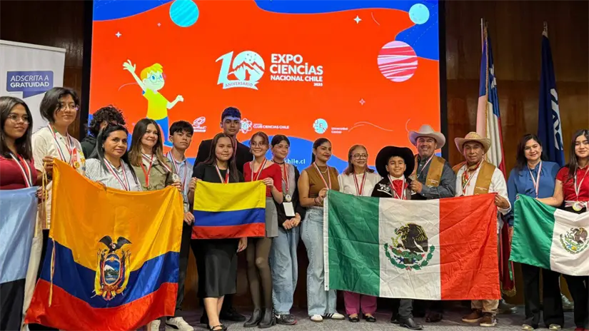 imagen recuadro Luis con su proyecto DAMIAN obtuvo el primer lugar en la ExpoCiencias Nacional 2025 | Foto: FB SET