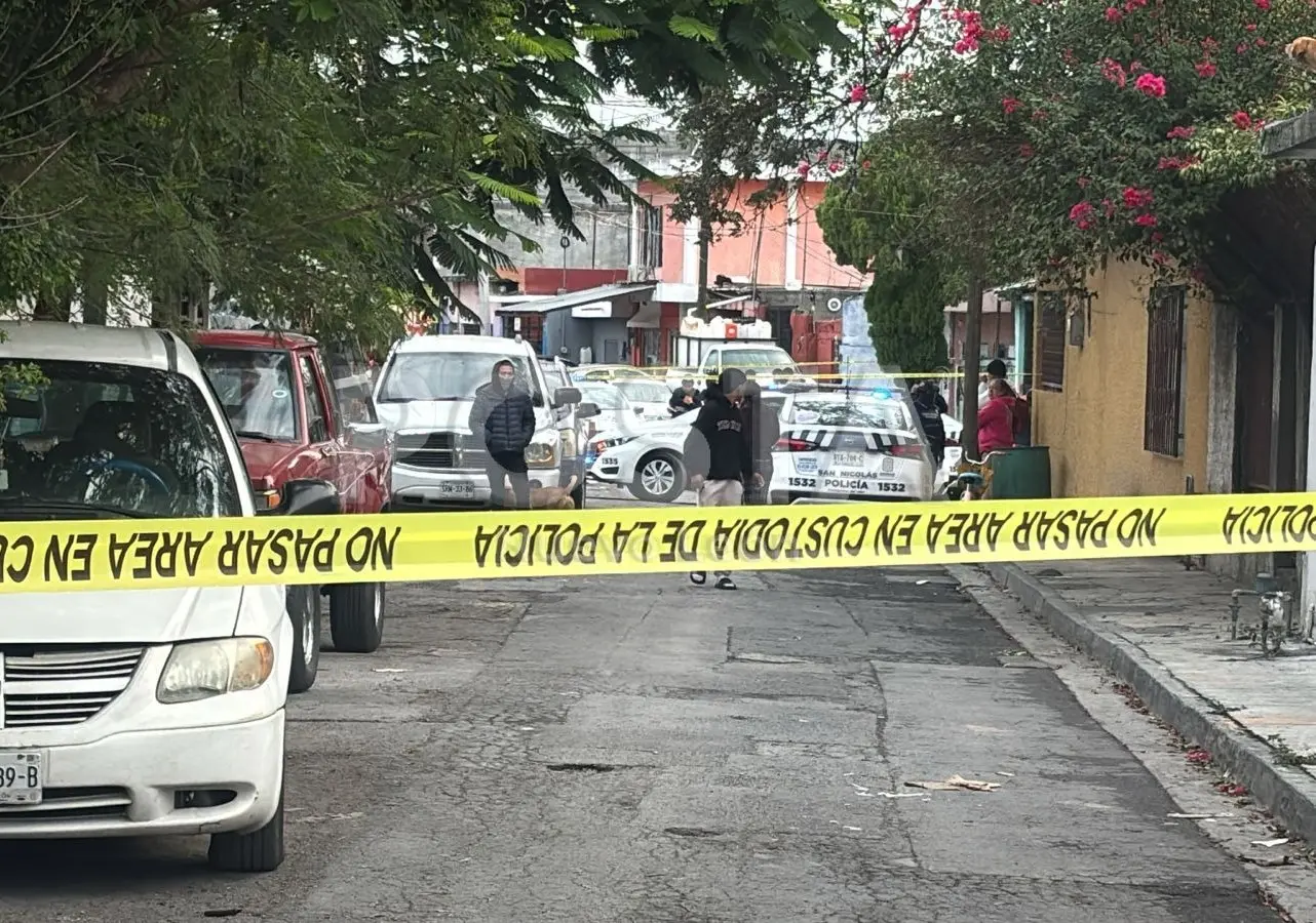 El hecho se reportó sobre la calle Tabasco, punto que rápidamente fue acordonado mientras personal policial. Foto: POSTA.