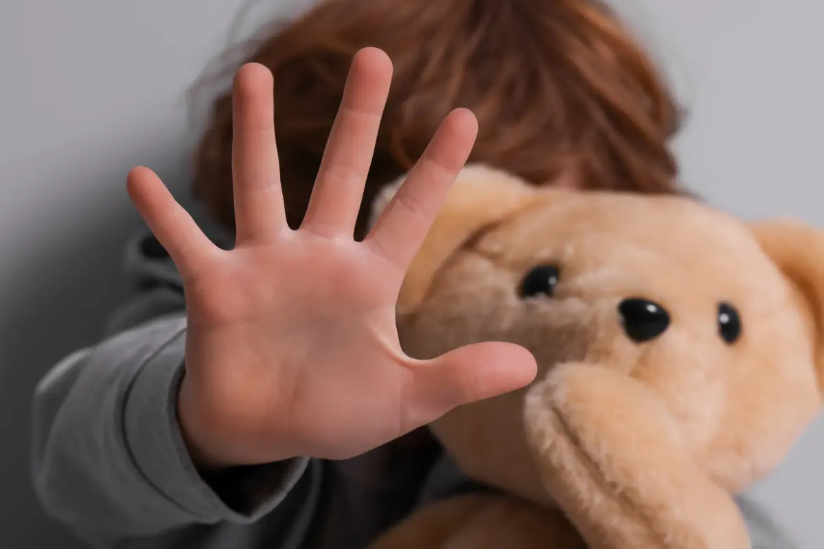 El hombre habría abusado sexualmente de una niña en 2020; 5 años después podría pagar su crimen. Foto Ilustrativa: Canva.