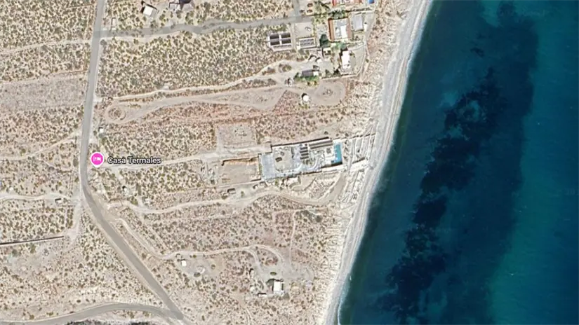 Vista aérea de El Jalito, en El Sargento, donde se observa la construcción señalada por invadir la zona federal marítimo terrestre. Foto: Google Maps