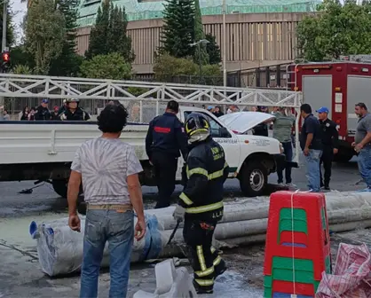 Se vuelca camioneta con material de construcción a metros de la Basílica; hay un lesionado