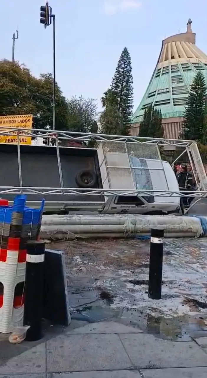 Percance vial en las inmediaciones de la Basílica de Guadalupe. Foto: Especial