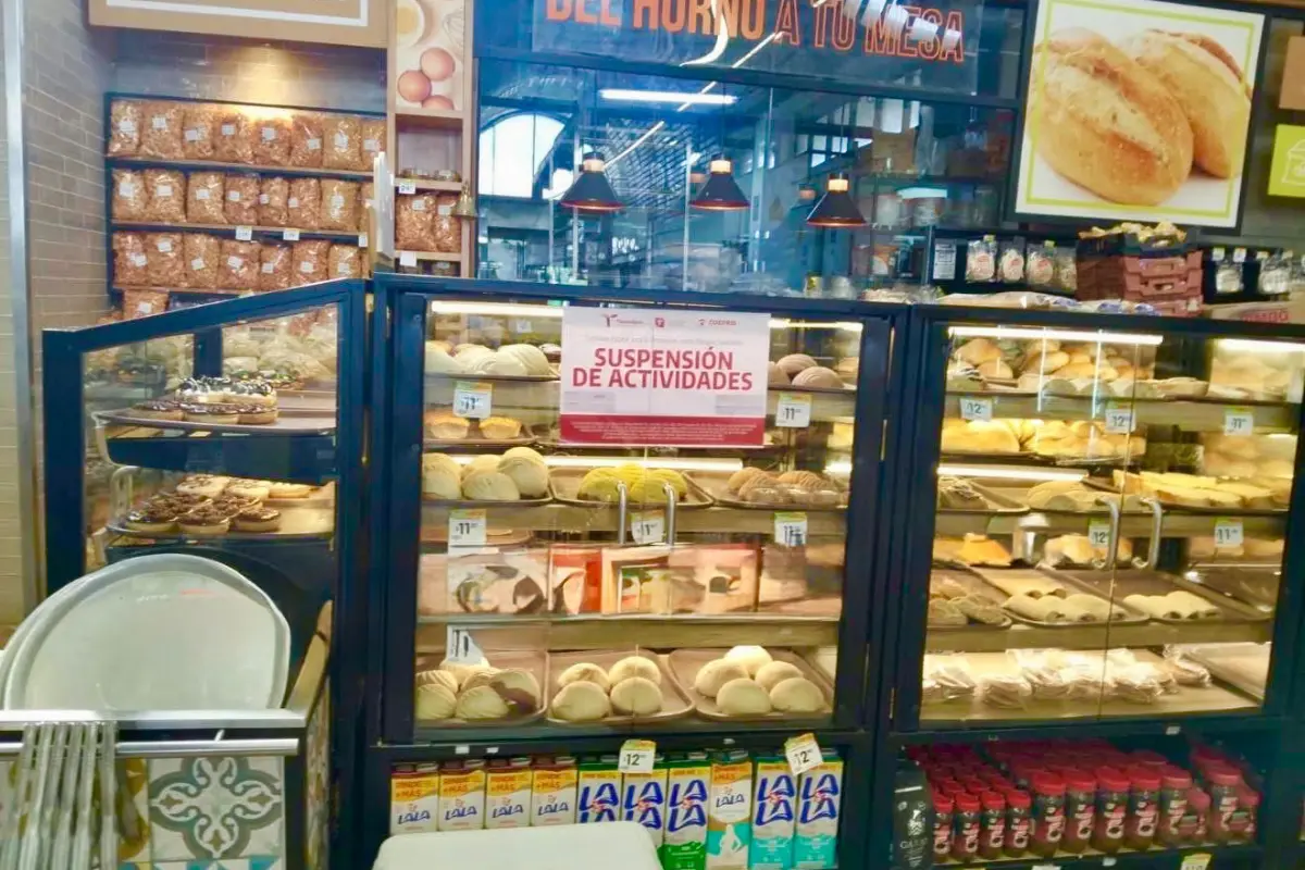 Suspensión de actividades en panadería de Arteli Tampico tras detectarse una plaga de cucarachas. Foto: Axel Hassel