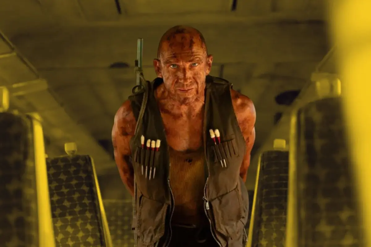 Ralph Fiennes se vuelve el protagonista en Exterminio: El Templo de Huesos. FOTO: CANVA/IMDb/Sony Pictures