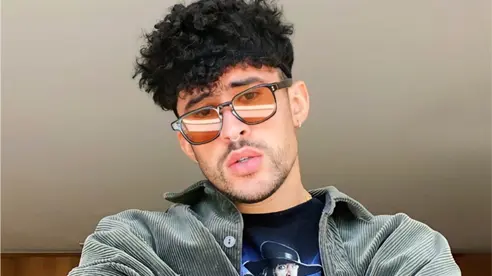 Bad Bunny se posiciona como el artista más escuchado en Spotify en 2025