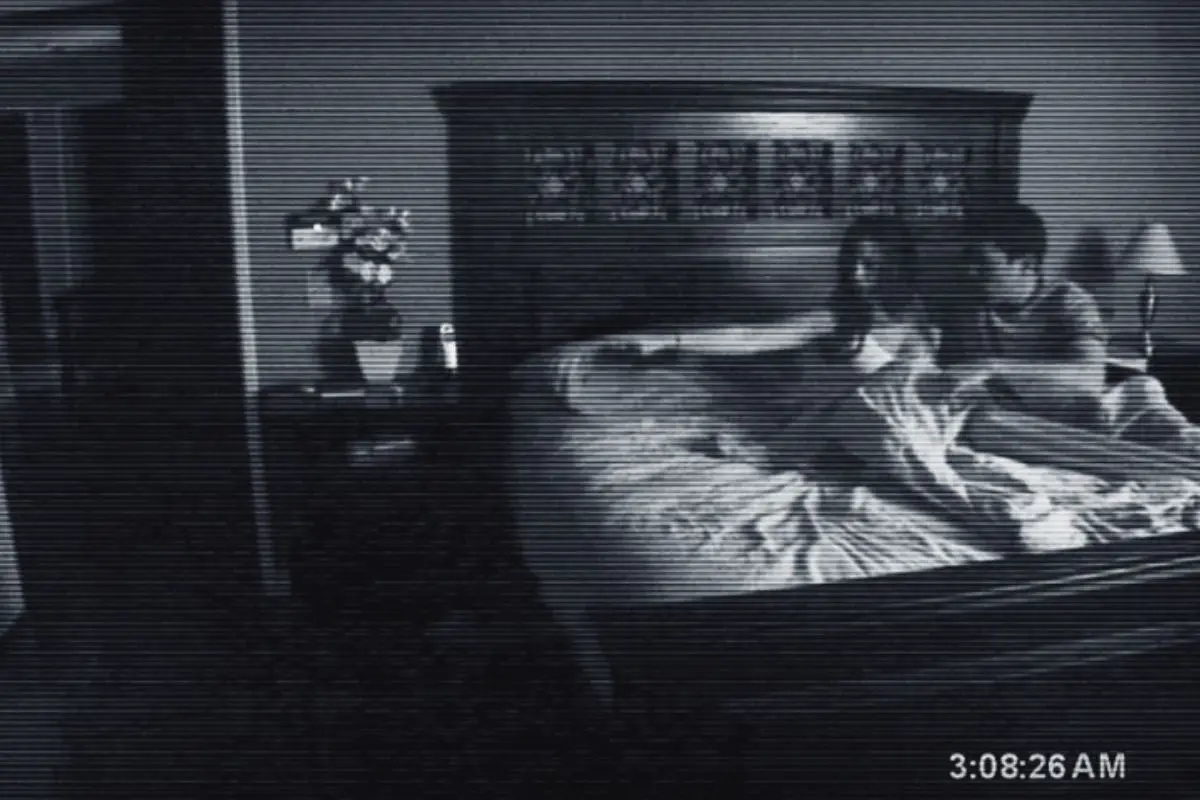 La primer película de Actividad Paranormal recaudó 193 millones de dólares. FOTO: CANVA/IMDb/Paramount Pictures