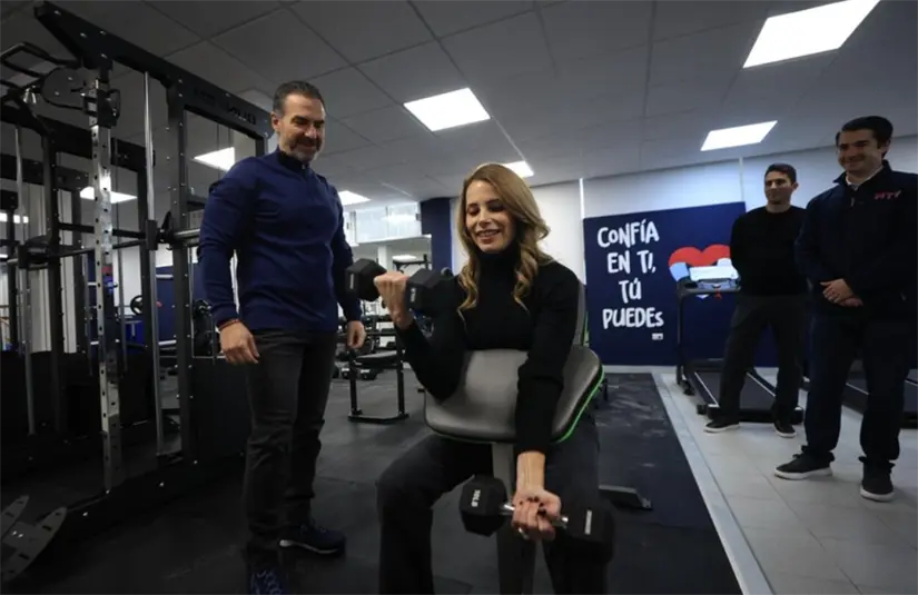 imagen recuadro El alcalde Adrián de la Garza y ??su esposa, la presidenta del DIF, Gaby Oyervides Foto: Gobierno de Monterrey