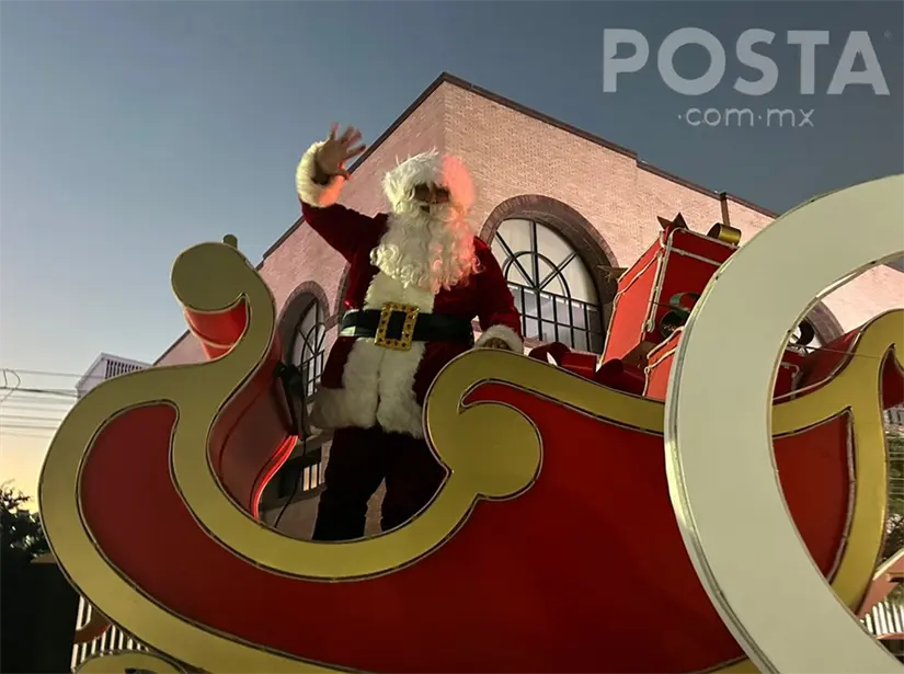 La Caravana Navideña Cola-Cola 2025 contará con la presencia de Santa Claus que saludará a todos los pequeños que asistan a su recorrido el próximo viernes 5 de diciembre en el centro de Monterrey. Foto: POSTA / Jorge López