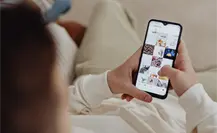 ¿Qué hacen los jóvenes para evitar “ciclarse” en redes sociales? Esto hacen contra el dump scrolling