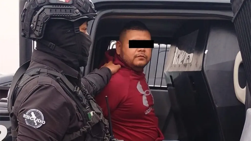 VIDEO | Detienen a hombre por circular en camioneta con reporte de robo en Monterrey