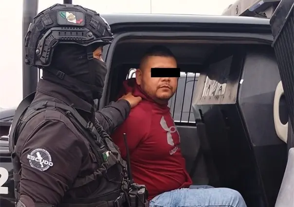 VIDEO | Detienen a hombre por circular en camioneta con reporte de robo en Monterrey