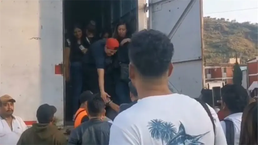 Usuarios de la Línea A del Metro de CDMX buscando rutas alternas. Foto: Luis Antonio Alfaro 