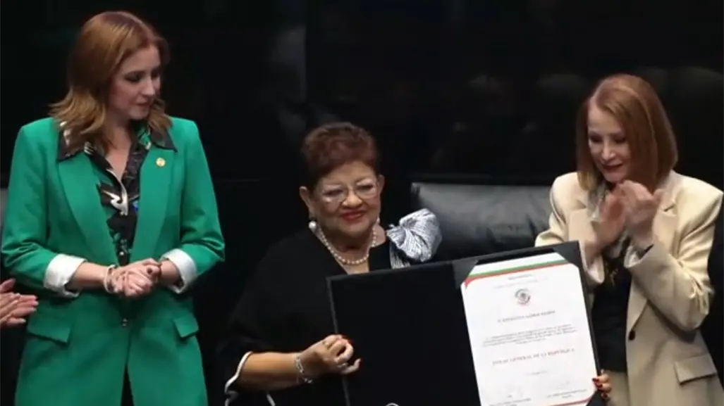 Ernestina Godoy toma protesta como nueva titular de la FGR en el Senado | VIDEO