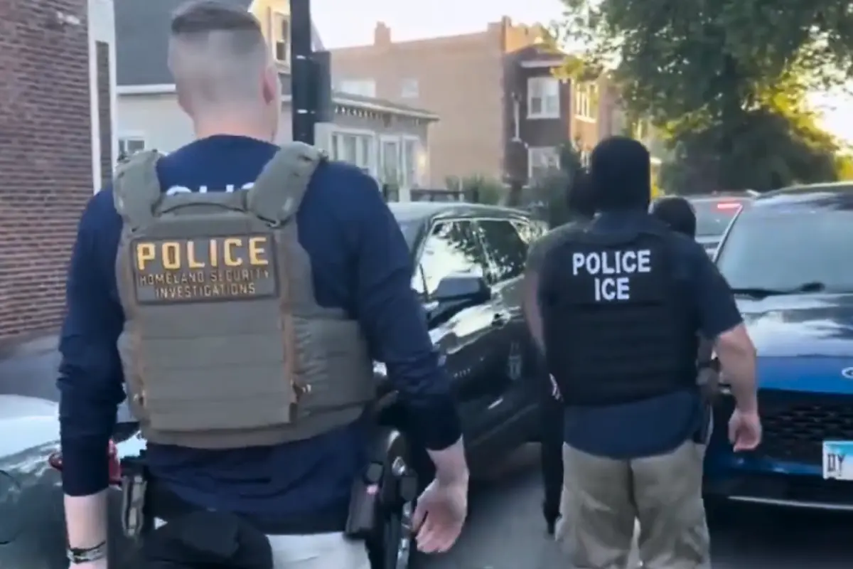 Operativo de detención realizado por miembros del ICE y otras fuerzas estadounidenses. Captura de pantalla: X (@ICEgov)