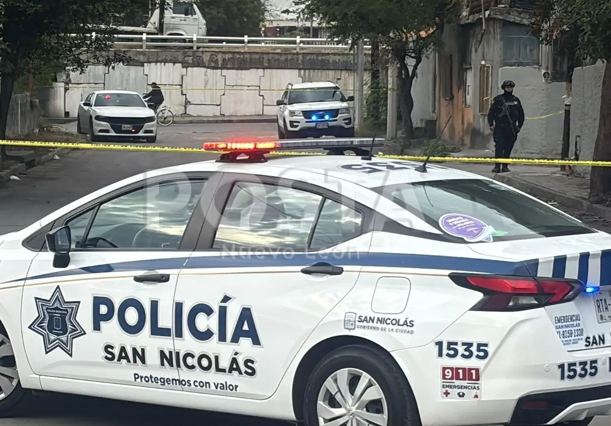 El reporte inicial llegó cuando una persona observó a un hombre inconsciente dentro de un hoyo profundo. Foto: POSTA.