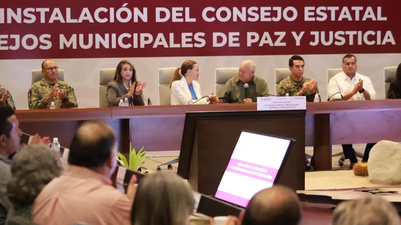 La instalación del Consejo Estatal y los Consejos Municipales de Paz y Justicia Cívica en Baja California Sur reúne a autoridades, municipios, representantes de la Iglesia y sociedad civil. Foto: Gobierno del Estado de BCS / Facebook.
