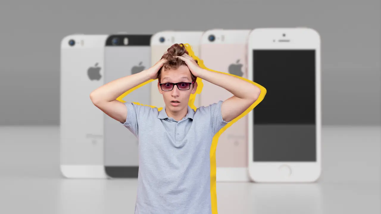 Uno de los dispositivos que más ha atraído la atención por ser considerado obsoleto es el IPhone SE/Foto: Canva