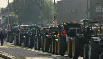 VIDEO | Caravana agrícola rodea San Lázaro en vísperas de la votación por la Ley General de Aguas