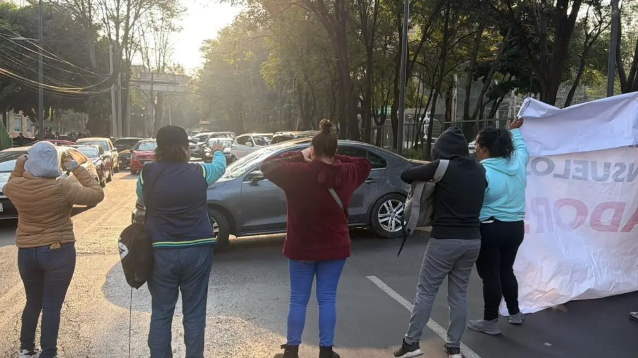 Bloqueo vial por marcha en CDMX.   Foto: Ramón Ramírez