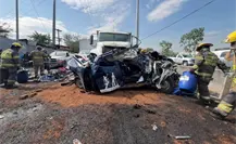 Choque deja a hombre prensado en Morones Prieto