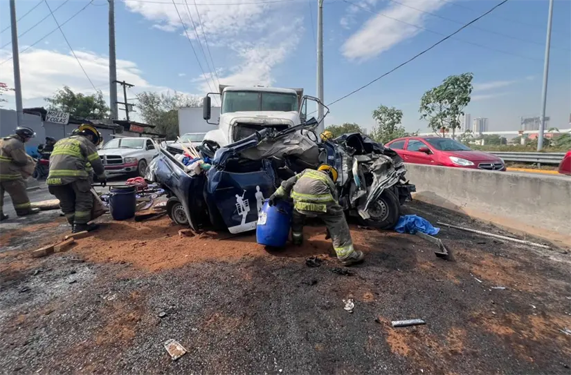El accidente ocurrió en el cruce de Morones Prieto Oriente y Gustavo M. García. Foto: PCNL