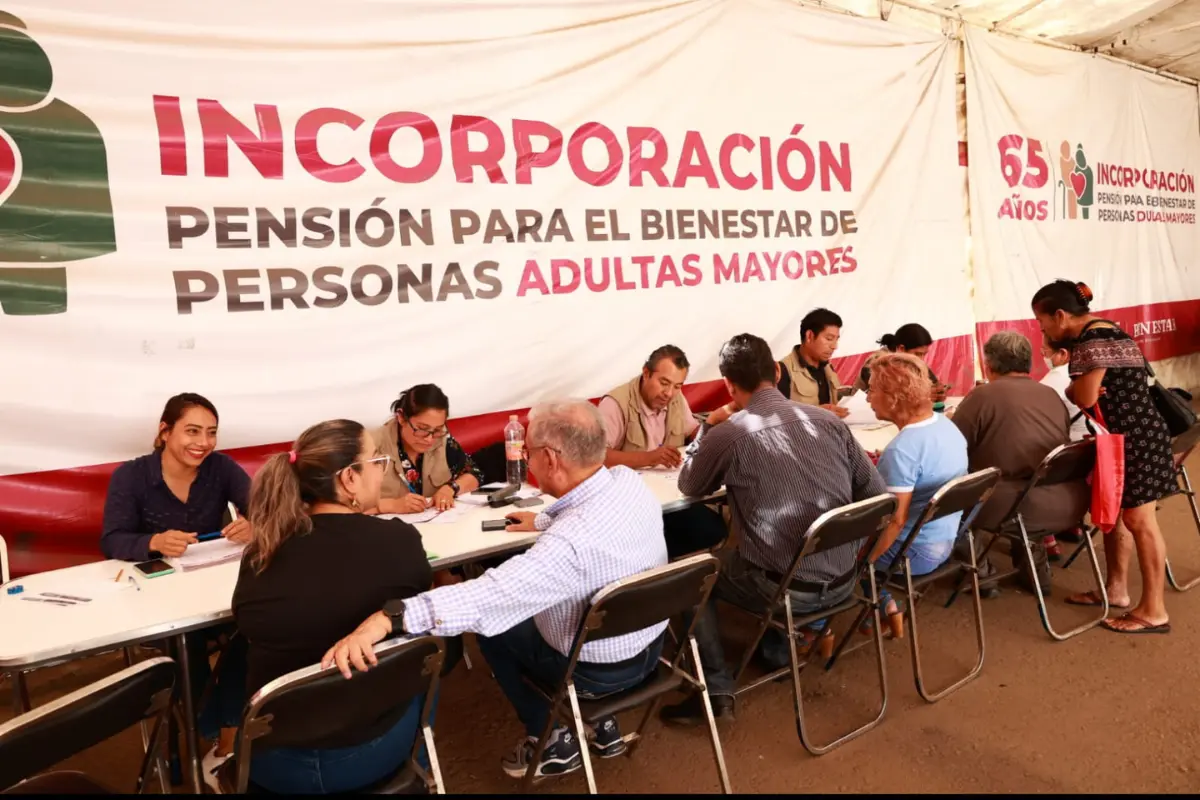 Las pensiones Mujeres Bienestar y Adultos Mayores iniciaron su registro en diciembre. Foto: Bienestar