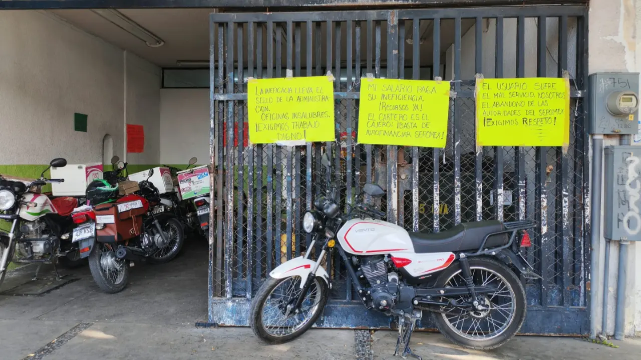 Empleados señalaron que el cierre de la sede en Todos Santos, afecta la atención a los usuarios. Foto: Héctor Romero / POSTA Baja California,