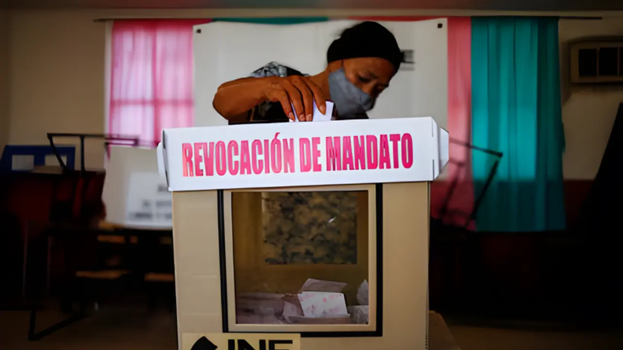 El IEEPCO tendrás que legitimar las firmas para continuar con el proceso/Foto: Archivo INE