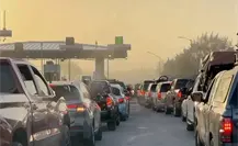 Viajeros denuncian hasta 2 horas de espera para ingresar a México por puentes internacionales de Nuevo Laredo Viajeros denuncian hasta 2 horas de espera para ingresar a México por puentes internacionales de Nuevo Laredo