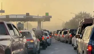 Viajeros denuncian hasta 2 horas de espera para ingresar a México por puentes internacionales de Nuevo Laredo