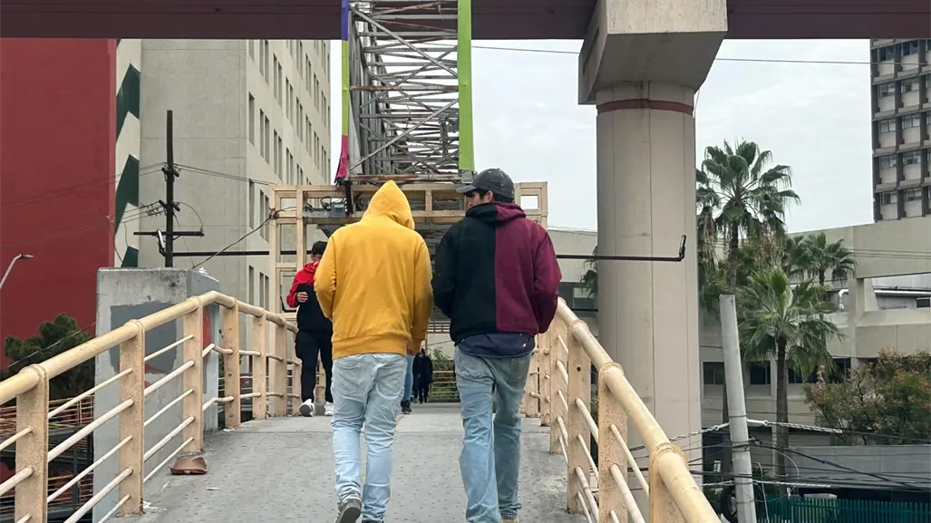 Puente peatonal de Félix U. Gómez: ¿Una trampa mortal para los peatones?