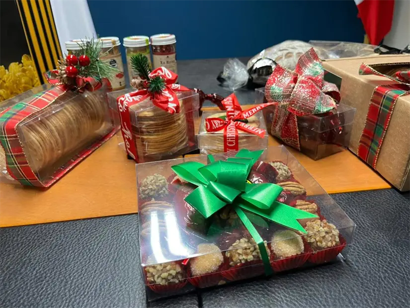 Productos elaborados por los emprendedores que participan en la edición de Navidad del Mercado Hecho en Nuevo León. Foto: Vianca Treviño
