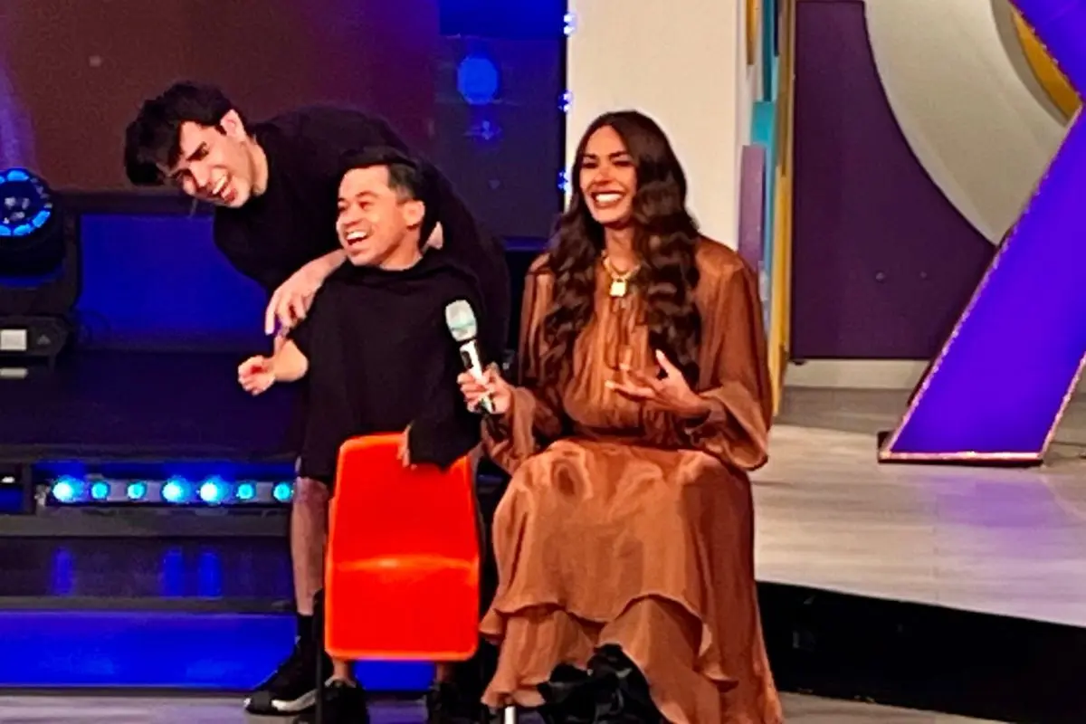 Abelito y Aarón Mercury se atrevieron a despojarse de sus ropas en la última rutina de su presentación en Las Estrellas Bailan en Hoy (Foto: Luis Ortega / POSTA ENTRETENIMIENTO)