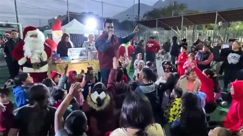 Durante cada visita, el alcalde subrayó la importancia de acercar estas celebraciones a todos los rincones del municipio. Foto: Gobierno de Santa Catarina.