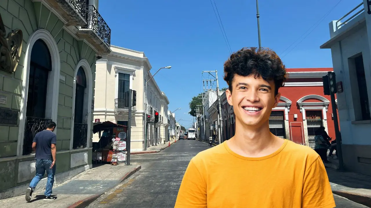 Al fondo, una calle del centro de Mérida en medio de un ambiente caluroso.- Fuente archivo POSTA y Canva